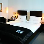 Schiller 5 מלון 4*