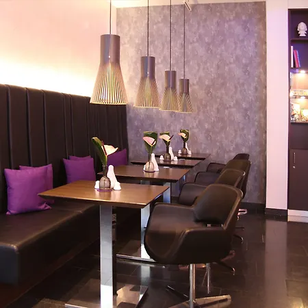 Schiller 5 4* Munich