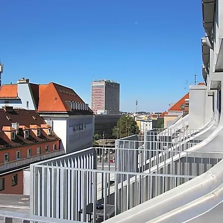 Schiller5 4* Mnichov
