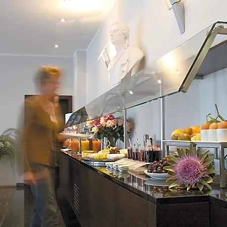 Schiller5 4* Mnichov