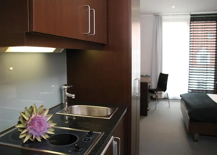 Schiller 5 Monachium